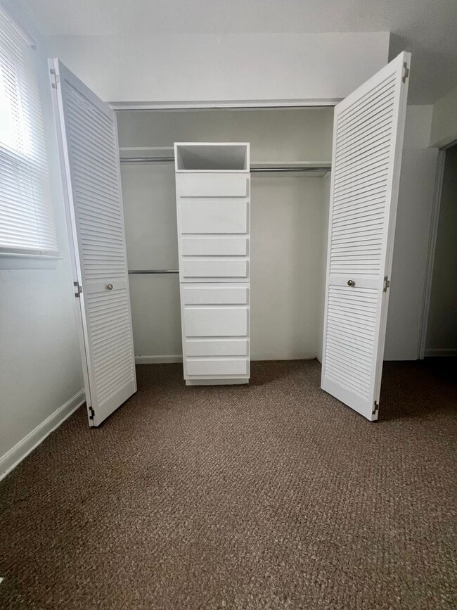 Building Photo - Stunning 2-Bedroom Apartment in Rhawnhurst! Available NOW!