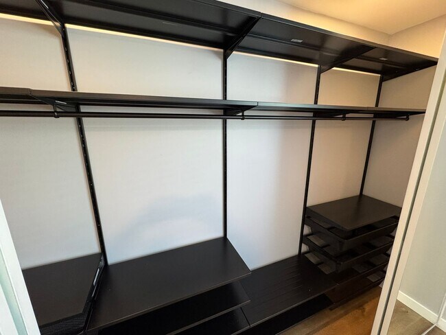 Building Photo - Modern Comfort Meets Prime Location | Stunning 1BR in North Park