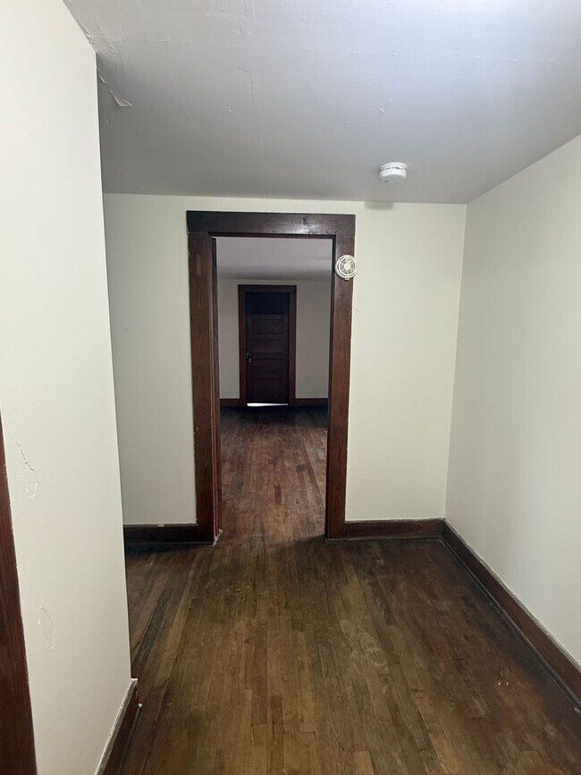 Building Photo - oliv3574