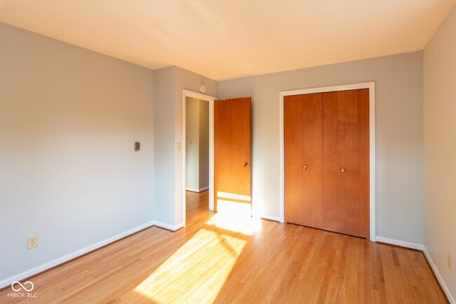Building Photo - 4835 N Bolton Ave