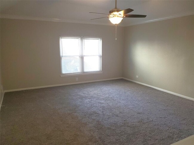 Building Photo - 2111 Aberdeen Dr