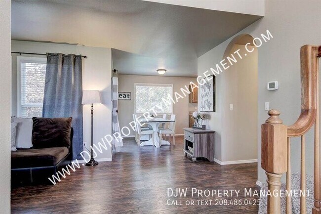 Building Photo - 520 N Shady Grove Way