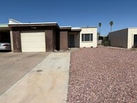 Building Photo - 2 Bed 1 Bath Twin Home Unit in Youngtown, ...