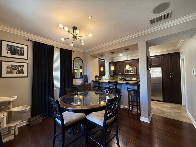 Building Photo - Tri-level 3-bedroom 3-bathroom townhouse located in Chula Vista, CA