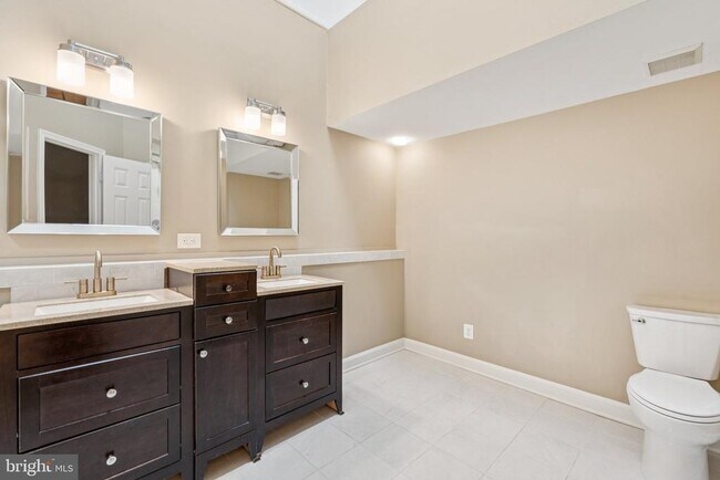 Building Photo - 5875 Woodfield Estates Dr