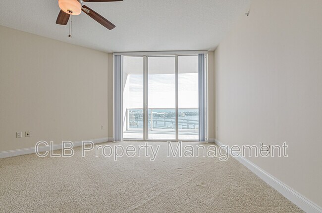 Building Photo - 241 Riverside Dr