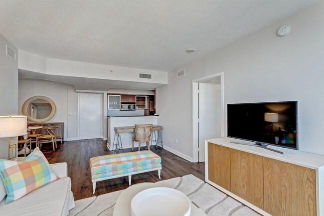 Building Photo - 1551 N Flagler Dr