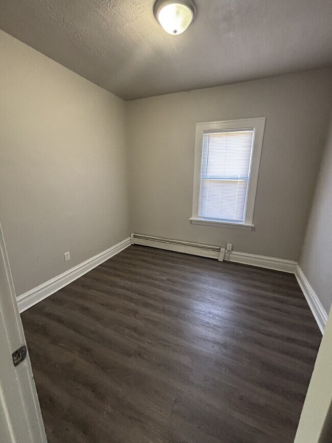 Building Photo - 3-bed gem for rent in Gary!