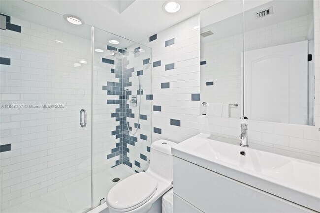 Building Photo - 20865 NE 31st Pl