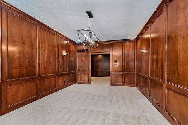 Building Photo - Large Executive Home in Carmel Schools