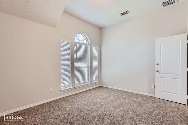 Building Photo - 3138 Red Rover Ct