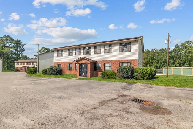 Building Photo - 107 Ravenwood Dr