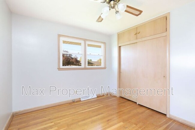 Building Photo - 7217 Maple Dr