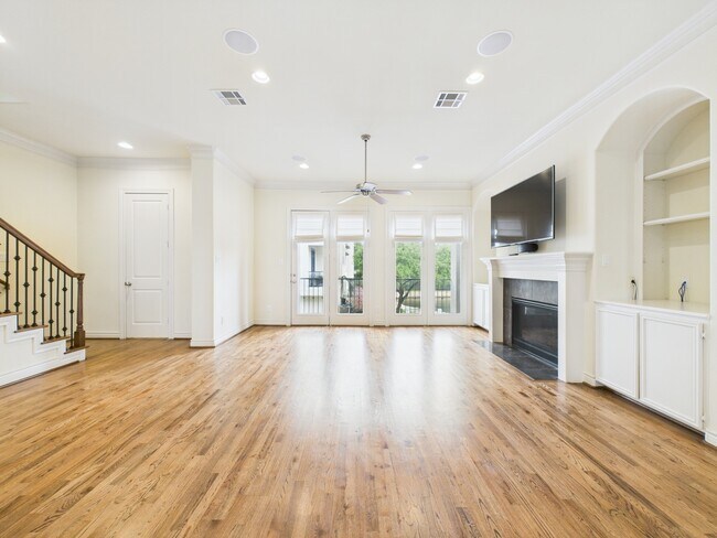 Building Photo - 11025 Sherwood Grv