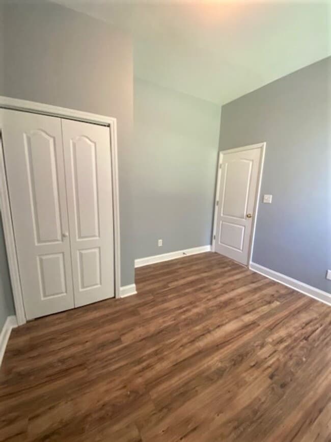 Building Photo - Downtown Cornelius! Minutes from Lake Norman! 2 Bedroom, DUPLEX!