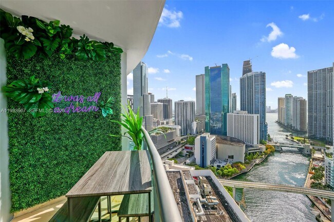 Building Photo - 350 S Miami Ave