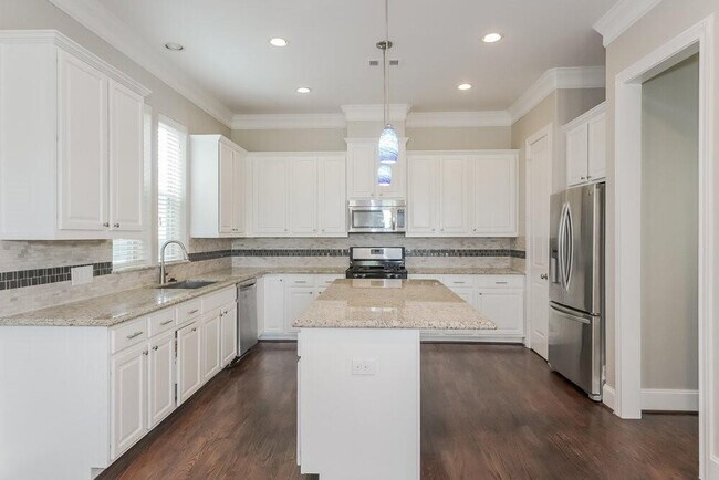 Building Photo - 8724 Kempwood Dr