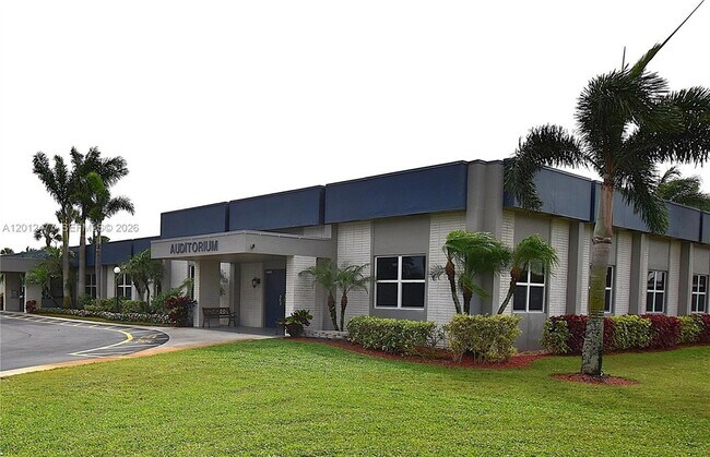 Building Photo - 2515 Emory Dr W