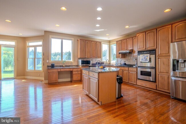 Building Photo - 19 Meadowlark Dr