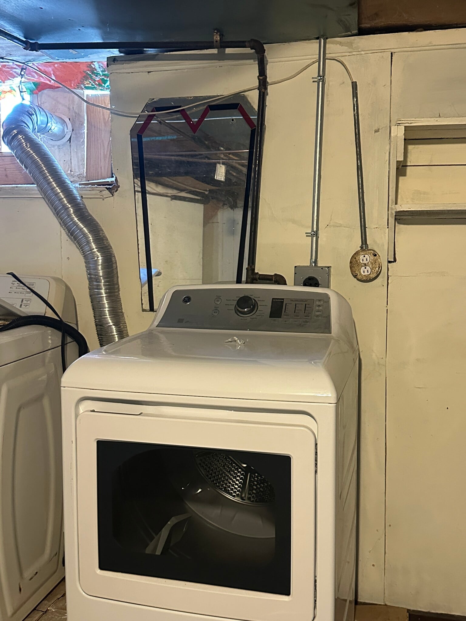 In-unit laundry hookup for everyday convenience - 9 Buxton Ct