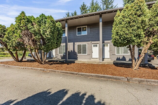 Primary Photo - Available immediately, updated townhouse i...