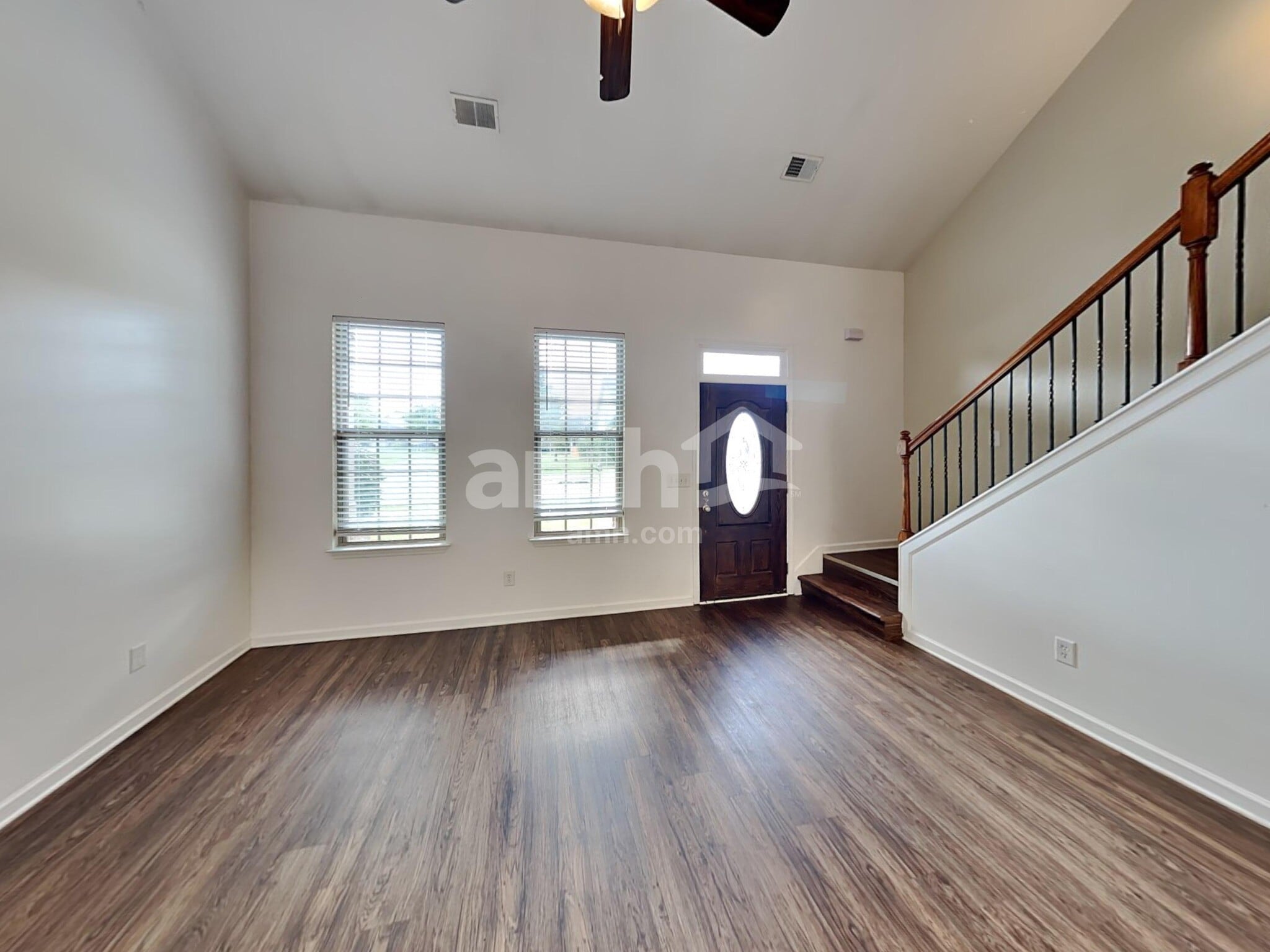 Building Photo - 484 Albion Cir