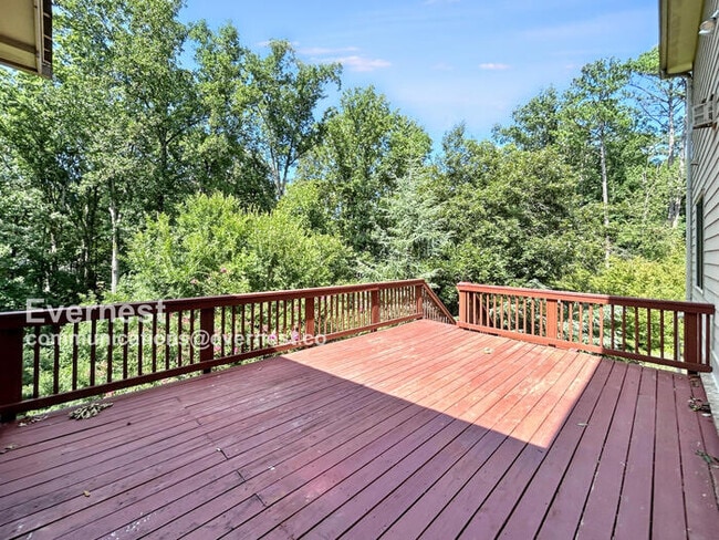 Building Photo - 1070 Windfaire Pl