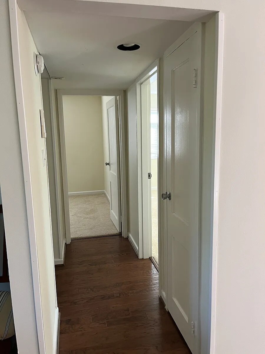 Building Photo - 10307 Montrose Ave