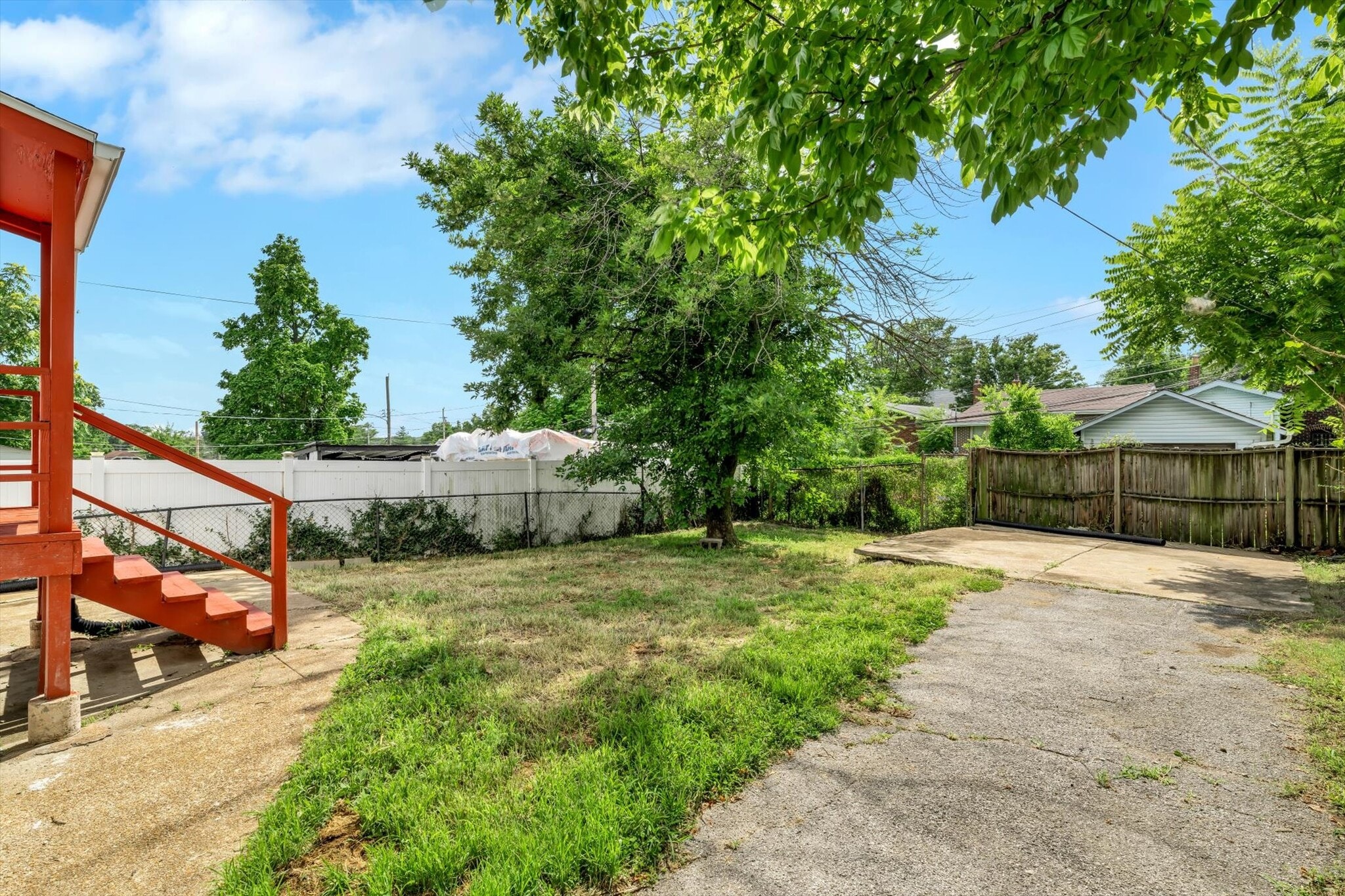 Building Photo - 1223 Gruner pl
