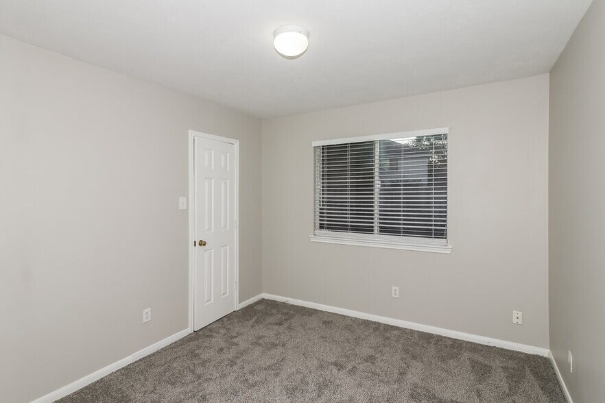 Building Photo - 6807 Highwind Bend Ln