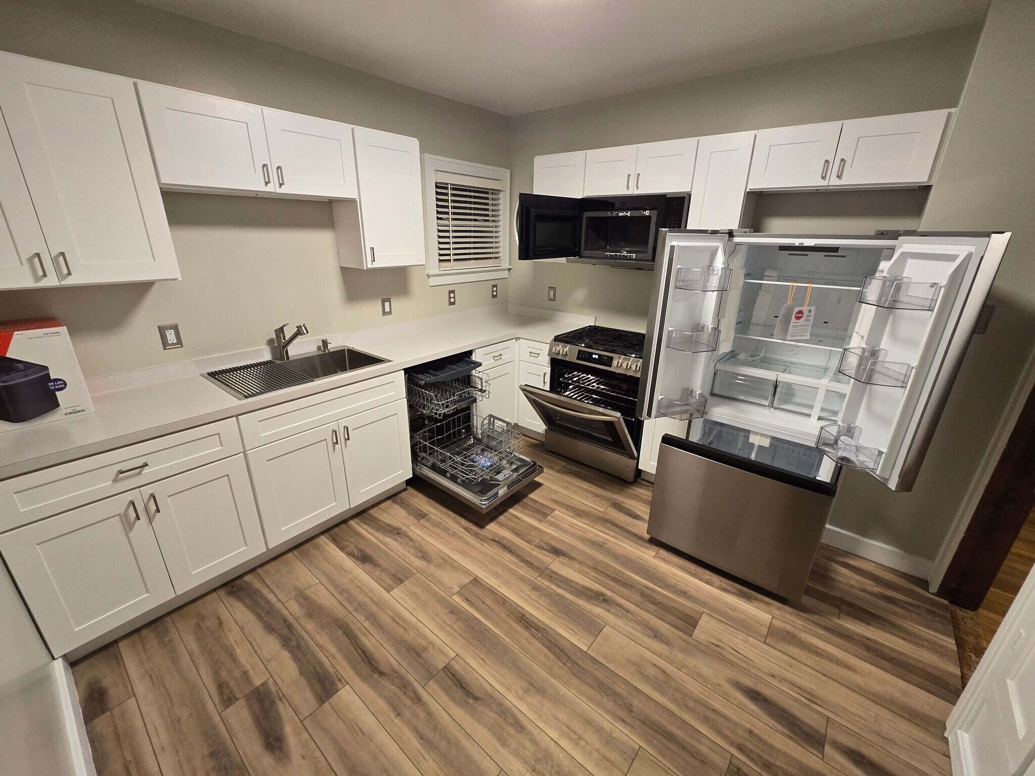 kitchen - 1019 Widdicomb Ave NW