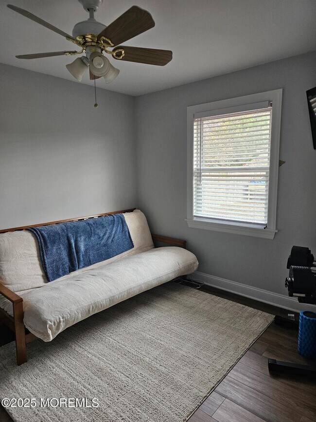 Building Photo - 123 Spinnaker Ave