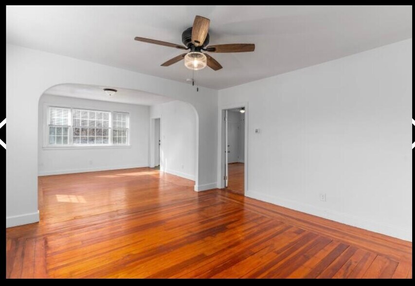 Primary Photo - 294 Rhode Island Ave