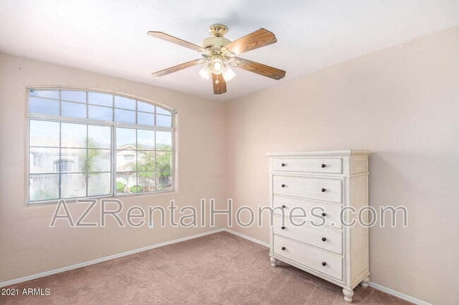 Building Photo - 3618 N Santiago Cir