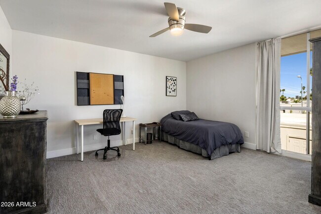 Building Photo - 8633 E Monterosa Ave