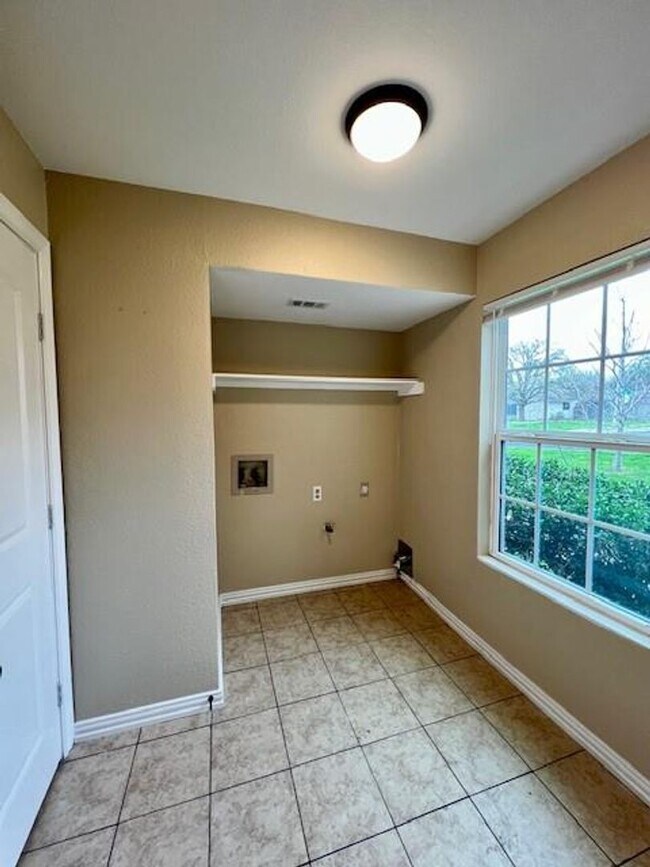 Building Photo - Beautiful remodel in Village at Anderson M...