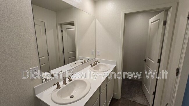 Building Photo - 4119 Scenic Dr