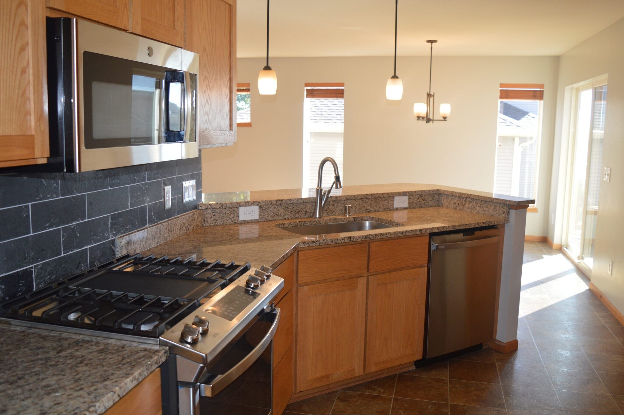 Building Photo - 8921 Snowberry Ln