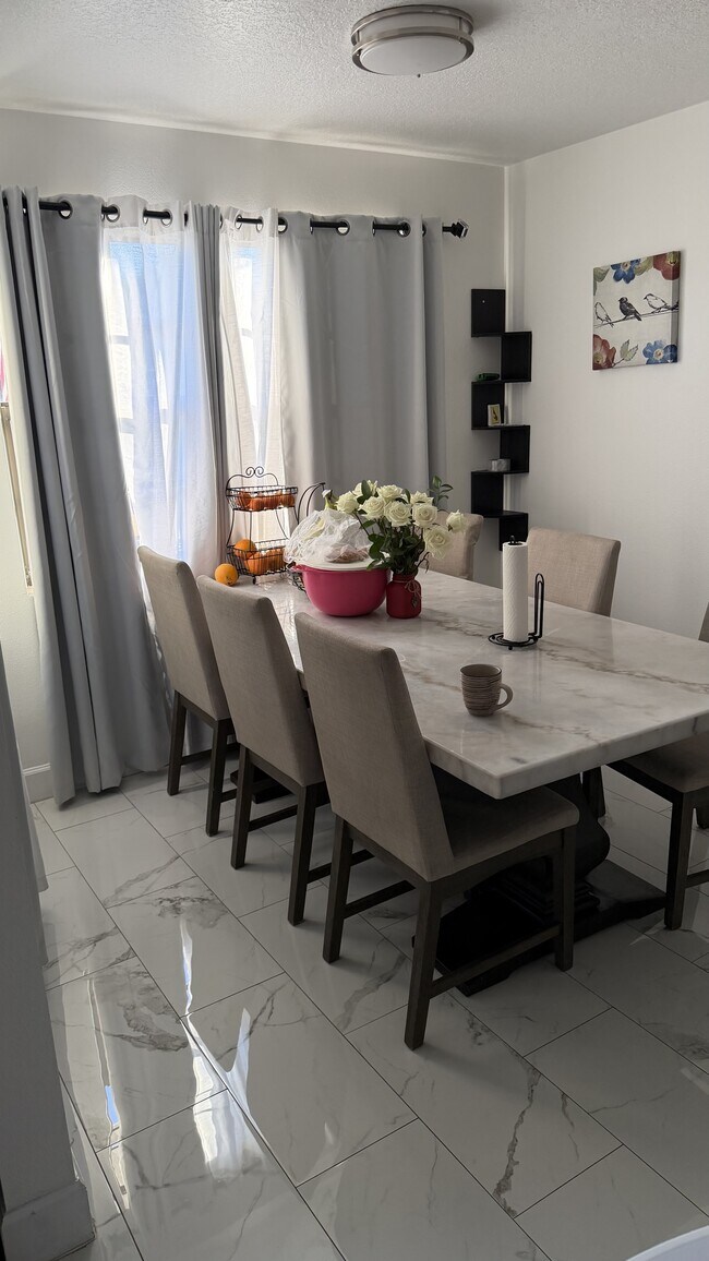 Building Photo - 215 Woodland Ave