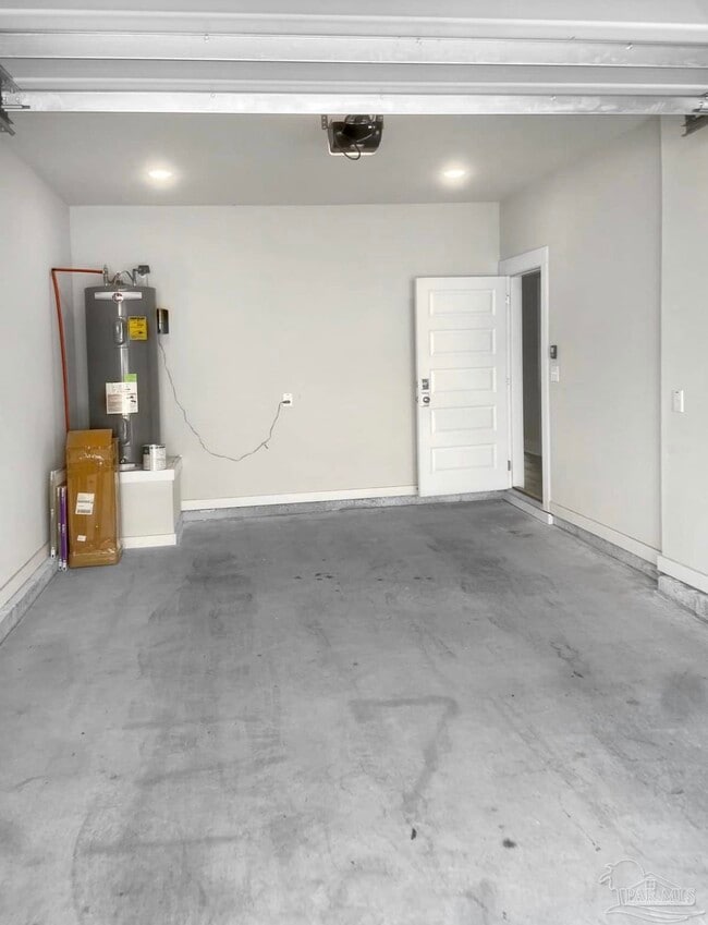 Building Photo - 218 N De Villiers St