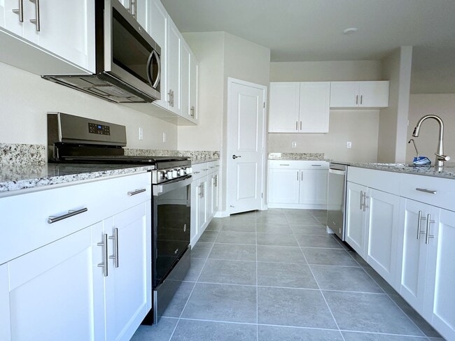 Building Photo - 4bd/2.5bath Single Family Home