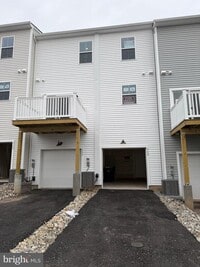 Building Photo - 739 Platinum Dr