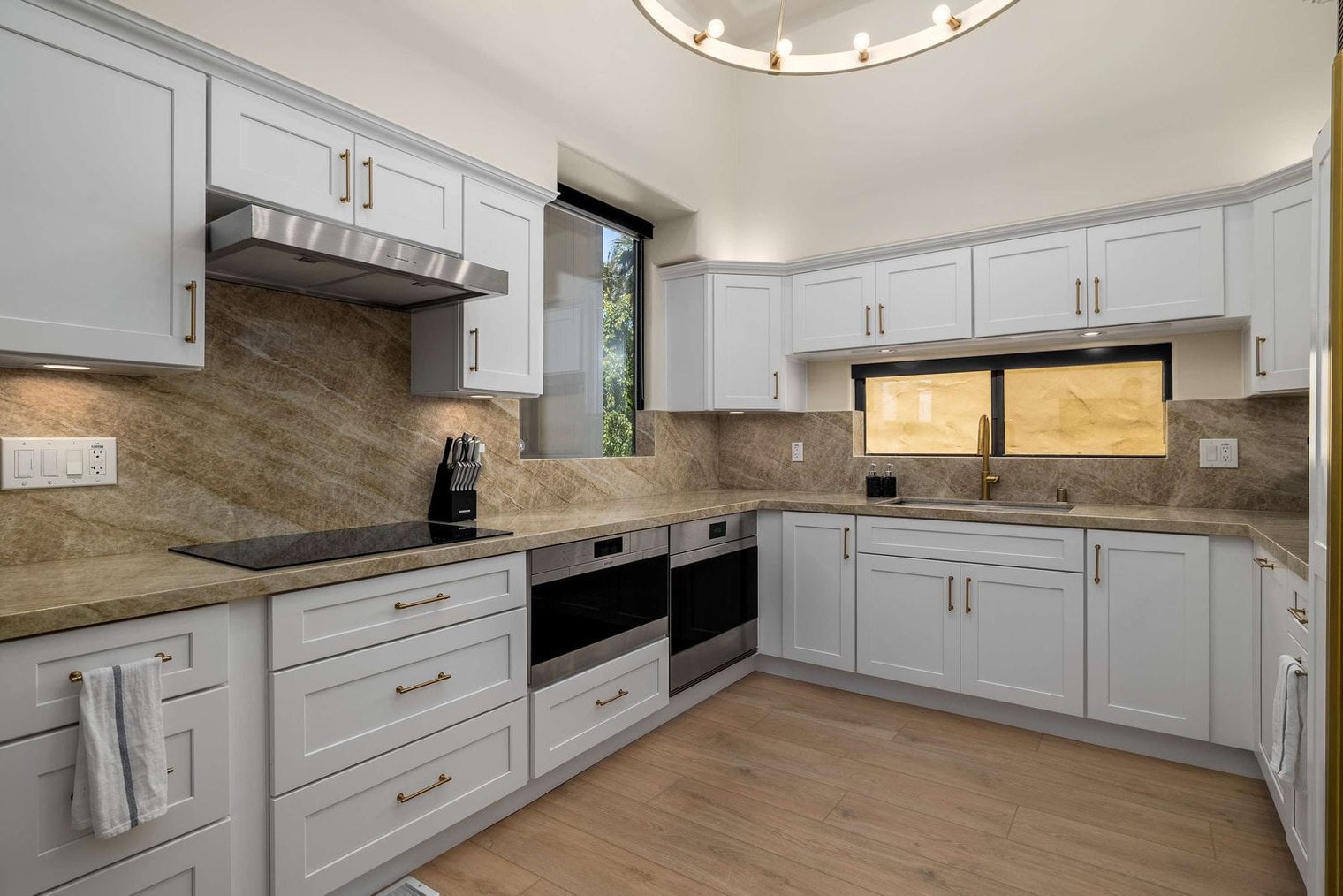 Building Photo - 357 Playa Del Sur St