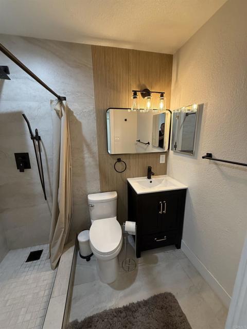 Building Photo - 817 Saugerties Ave