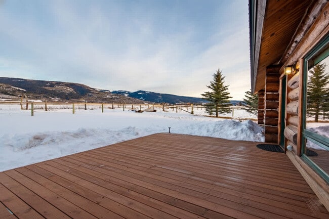 Building Photo - 1330 Larsen Ln