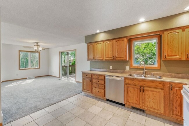 Building Photo - 418 Colby Rd