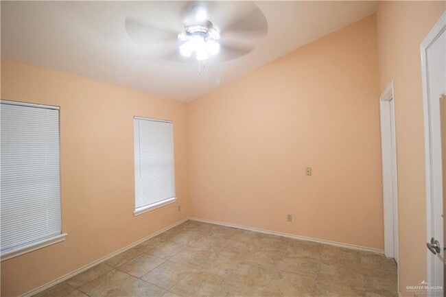 Building Photo - 1510 River Bend Dr