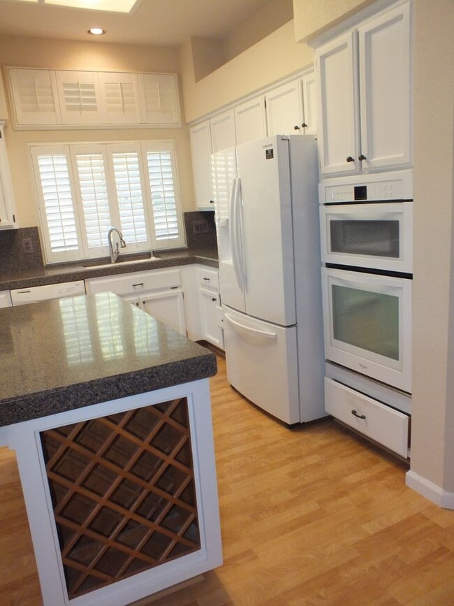 Building Photo - Natomas Station 3/2 ranch style home