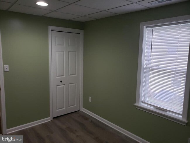 Building Photo - 417 S Washington St