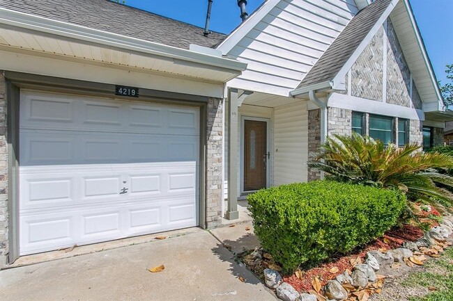 Building Photo - Beautifully renovated 4 bedroom home in a great subdivision
